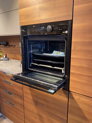 Massivholz-Küche Walden in Robinie